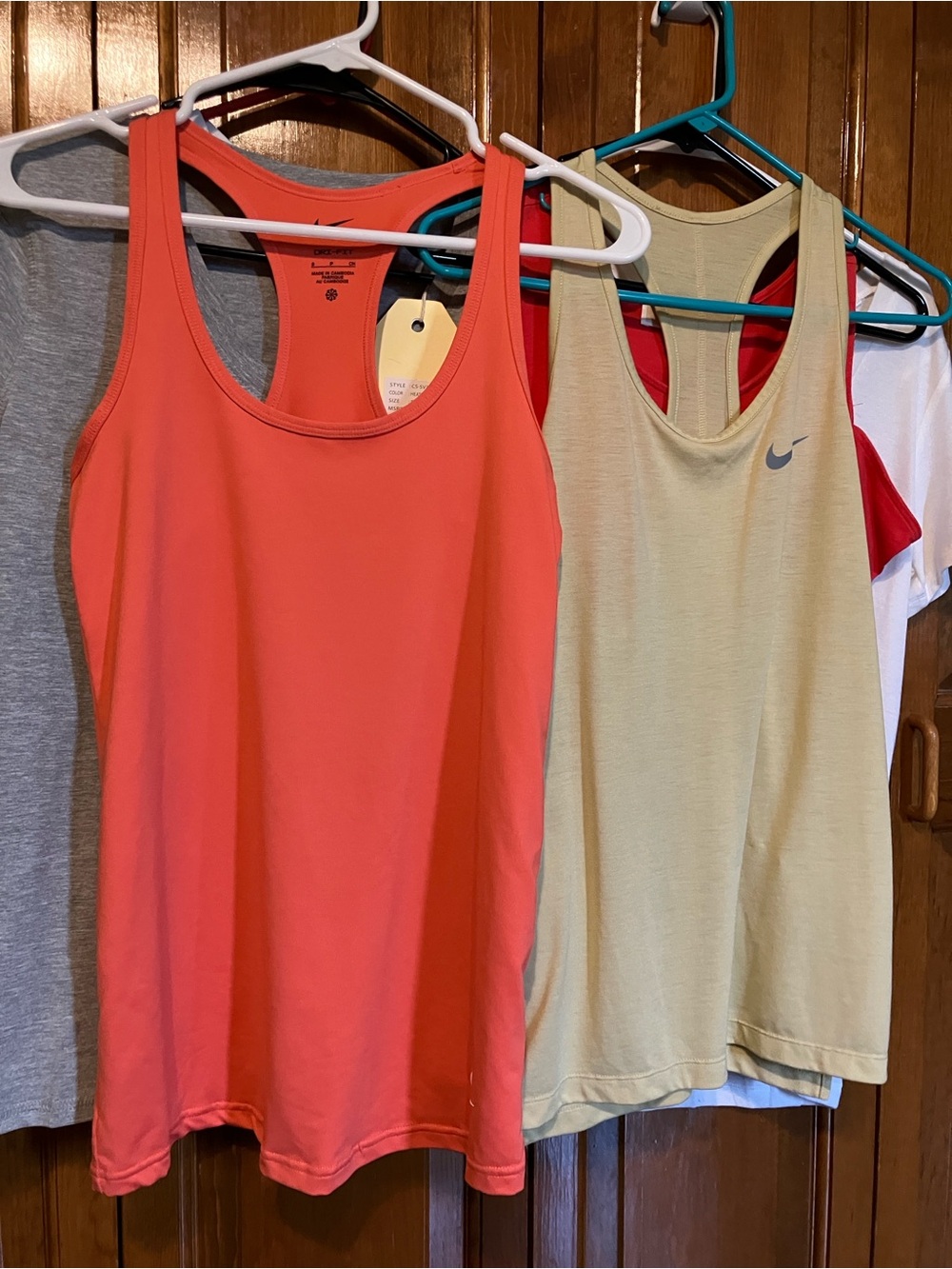 Nike Racerback Tank Tops & White and Gray Tees plus a set of clips w/ each one - Picture 9 of 16